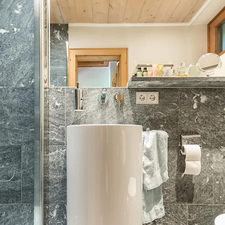 Willa 4br Chalet In Viehofen - What'app - 0034-635-520-036 - For Reservations!