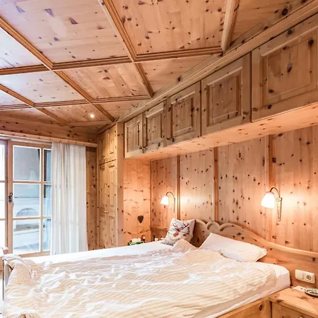 Villa 4br Chalet In Viehofen - What'app - 0034-635-520-036 - For Reservations!